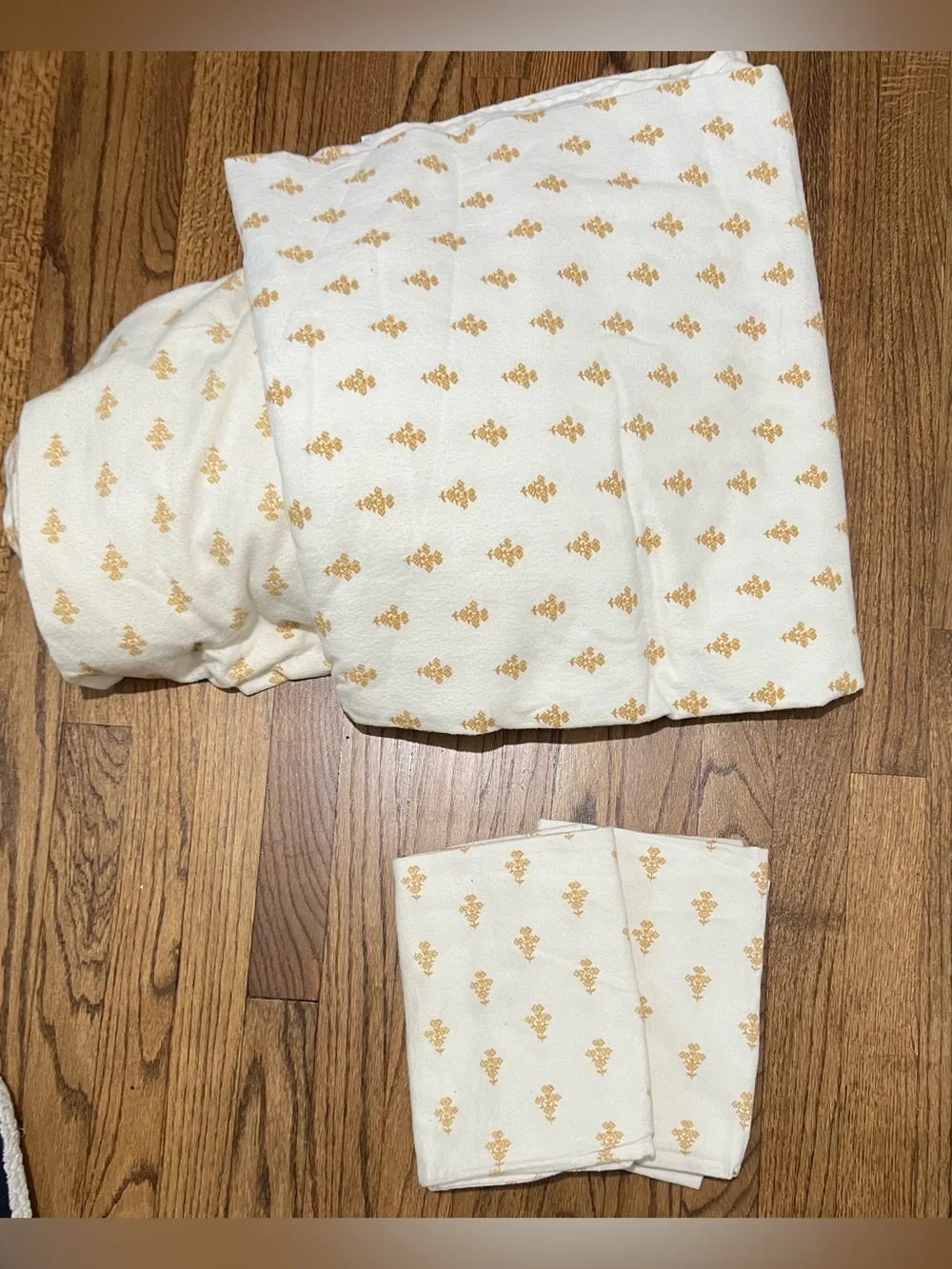 Threshold Floral Cream and Gold Queen Sheet Set